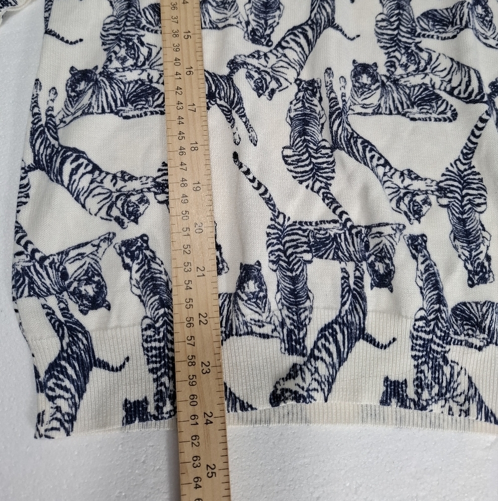 ModCloth Sweater Womens S Cream Blue Tiger Print 3/4 Sleeve Modal Blend Knit - Picture 9 of 10